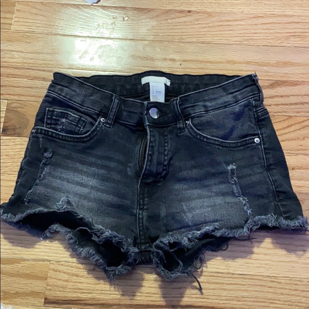 H&M black shorts size 2